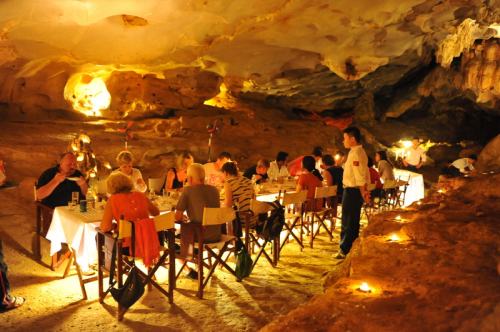 KIND OF DINNER IN THIEN SON CAVE